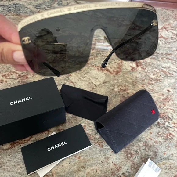 Chanel Black Sunglasses for Women - Picture 2 of 8